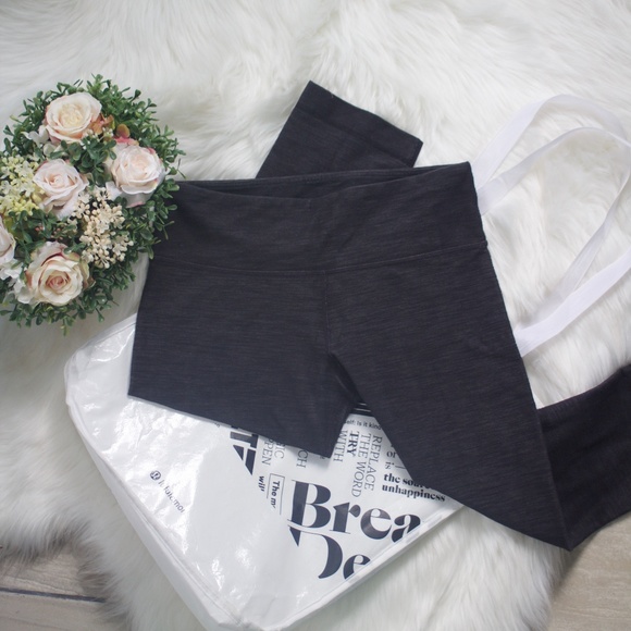 lululemon athletica Pants - Lululemon Wunder under Crop  * Black